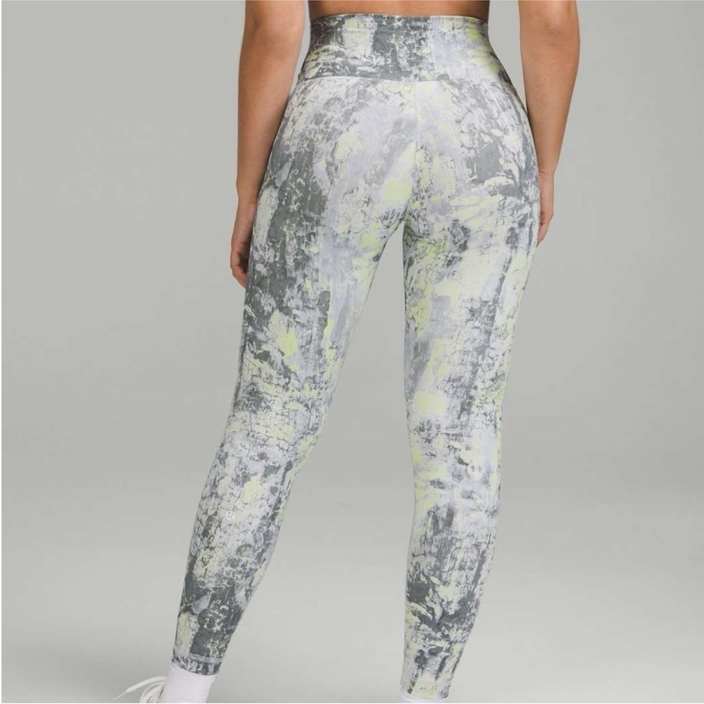 Lululemon Wunder Train Contour Fit High-Rise Marbler Leggings 25" Sz. 2 - Picture 10 of 11